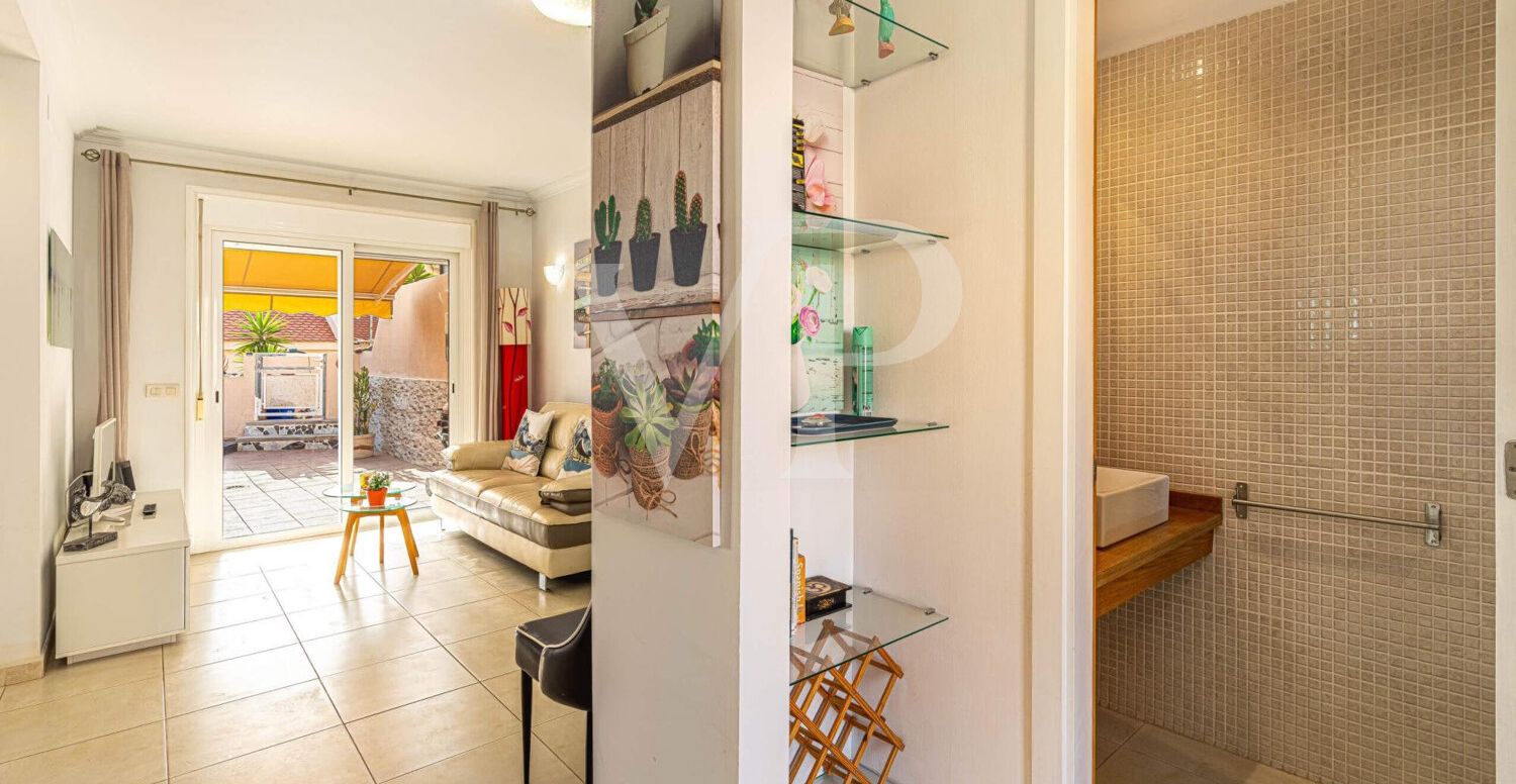 Charming end-terrace house with sea view in Puerto de Santiago