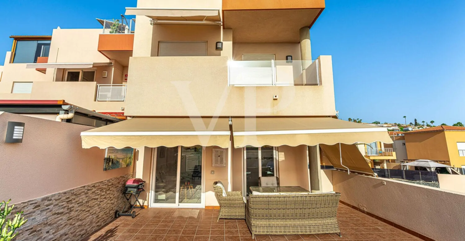 Charming end-terrace house with sea view in Puerto de Santiago