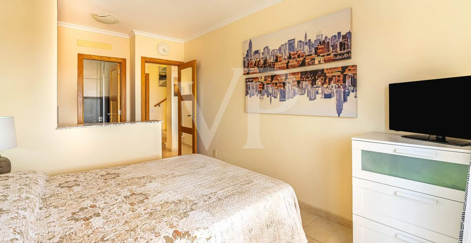 Charming end-terrace house with sea view in Puerto de Santiago