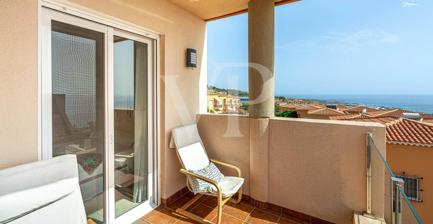 Charming end-terrace house with sea view in Puerto de Santiago