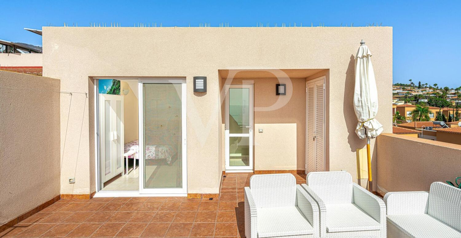 Charming end-terrace house with sea view in Puerto de Santiago