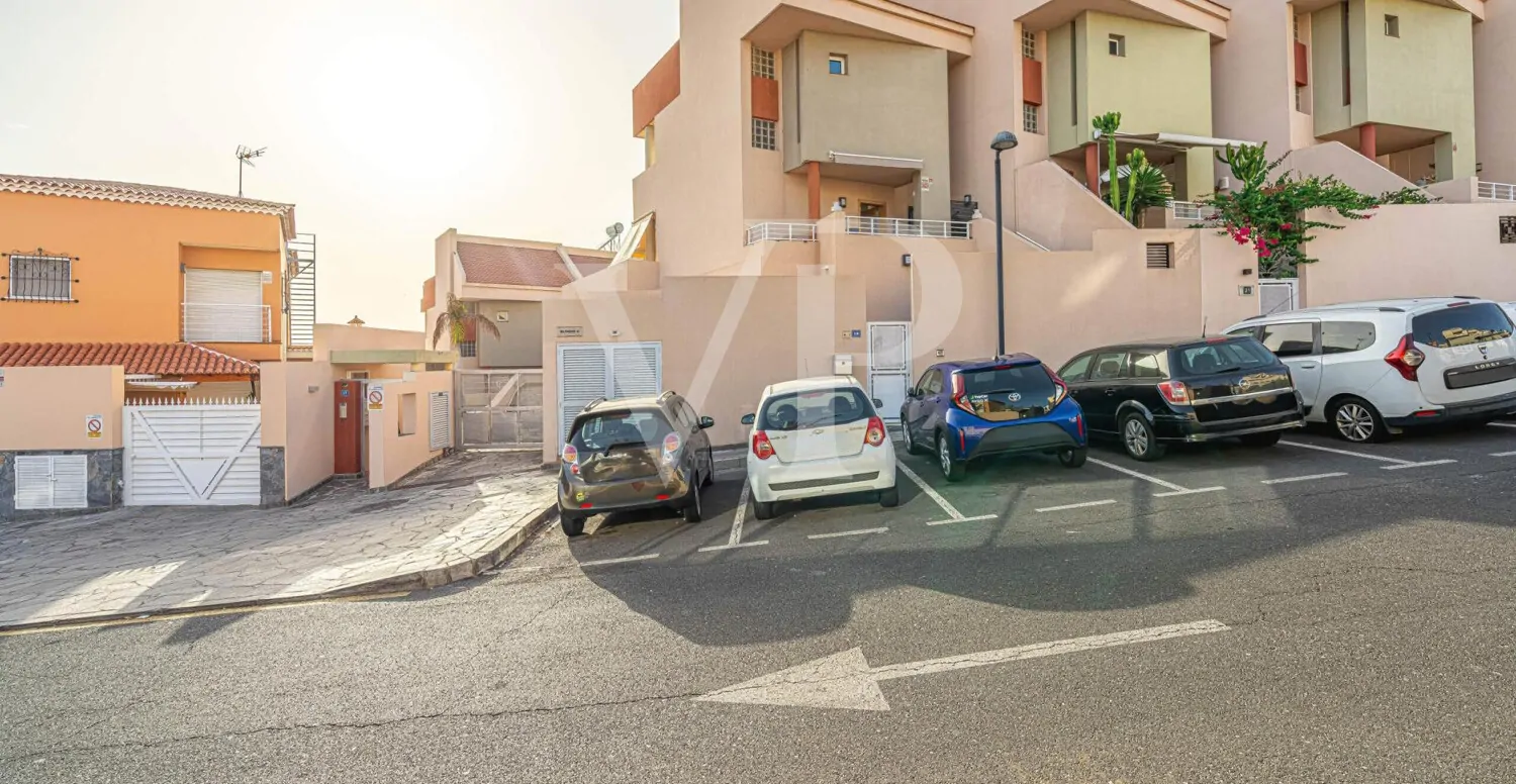 Charming end-terrace house with sea view in Puerto de Santiago