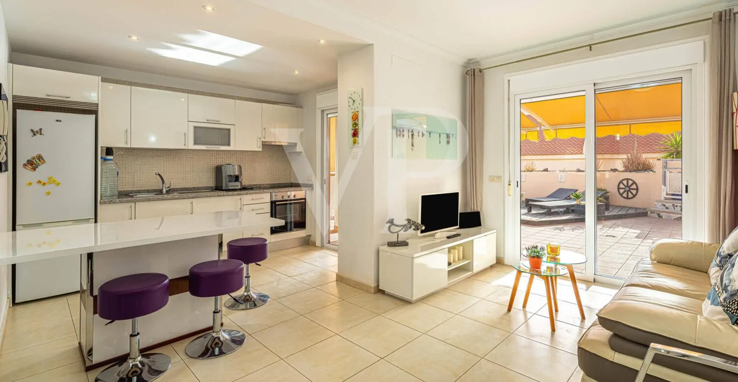 Charming end-terrace house with sea view in Puerto de Santiago