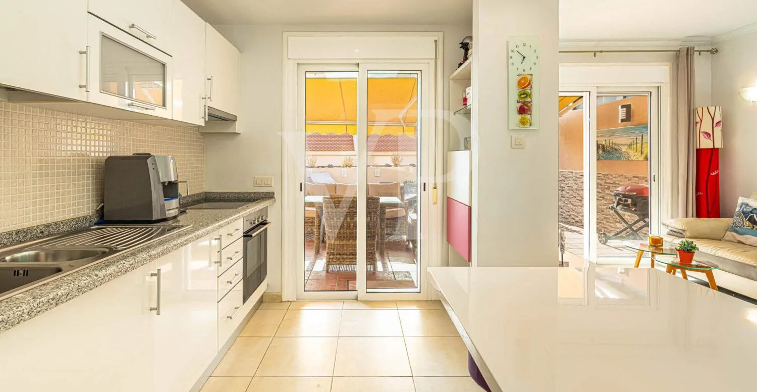 Charming end-terrace house with sea view in Puerto de Santiago