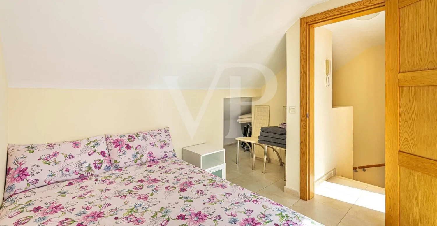 Charming end-terrace house with sea view in Puerto de Santiago