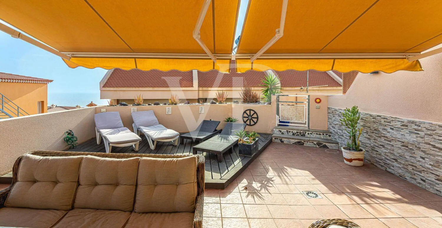 Charming end-terrace house with sea view in Puerto de Santiago