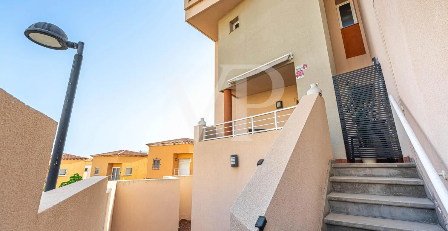 Charming end-terrace house with sea view in Puerto de Santiago