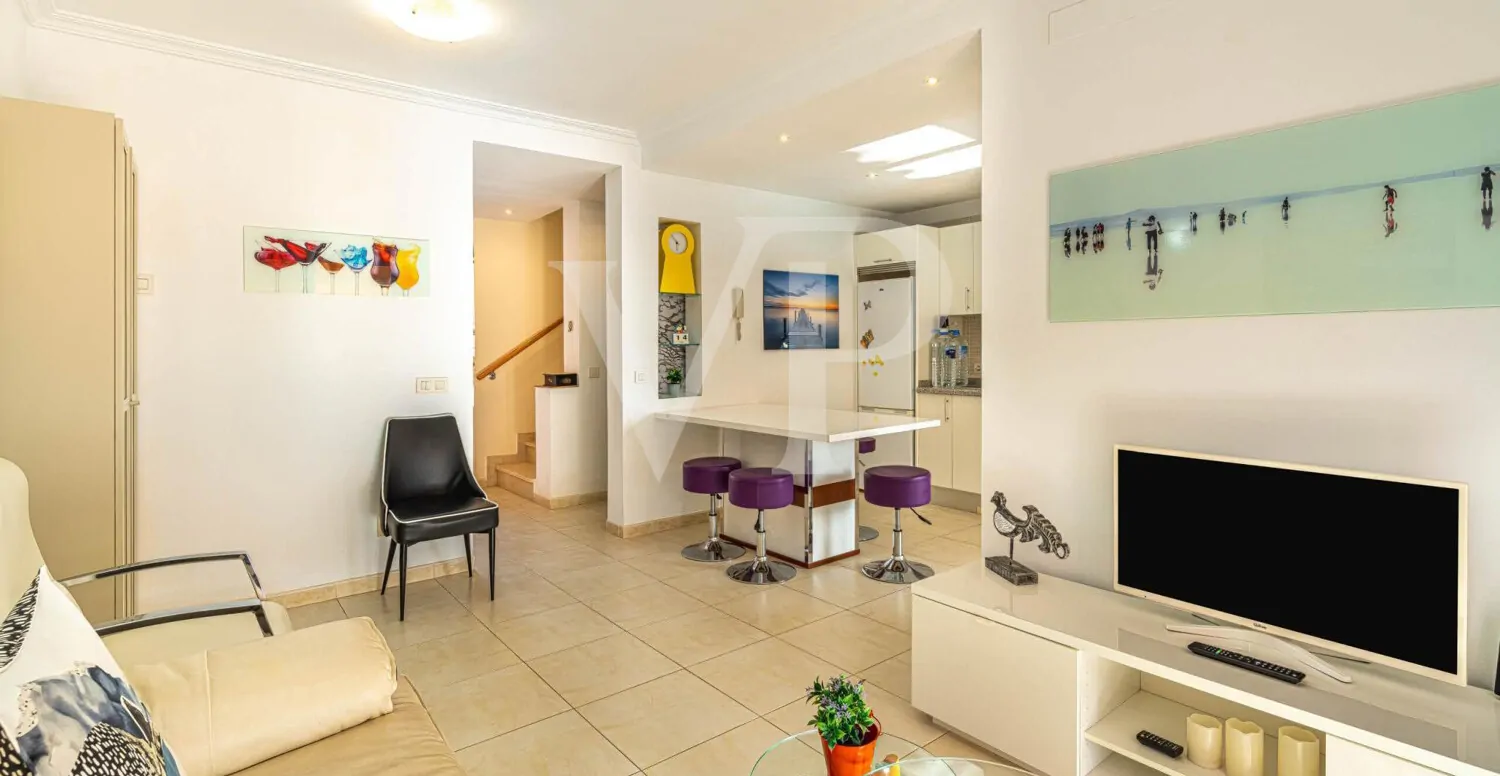 Charming end-terrace house with sea view in Puerto de Santiago