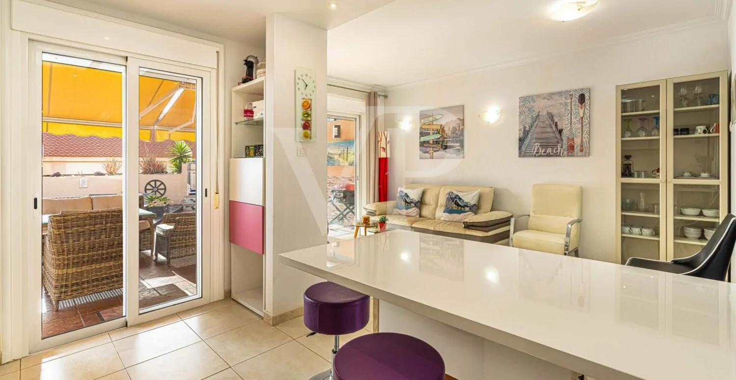 Charming end-terrace house with sea view in Puerto de Santiago