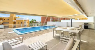 von_poll_real_estate_property_ES253185500_image_1