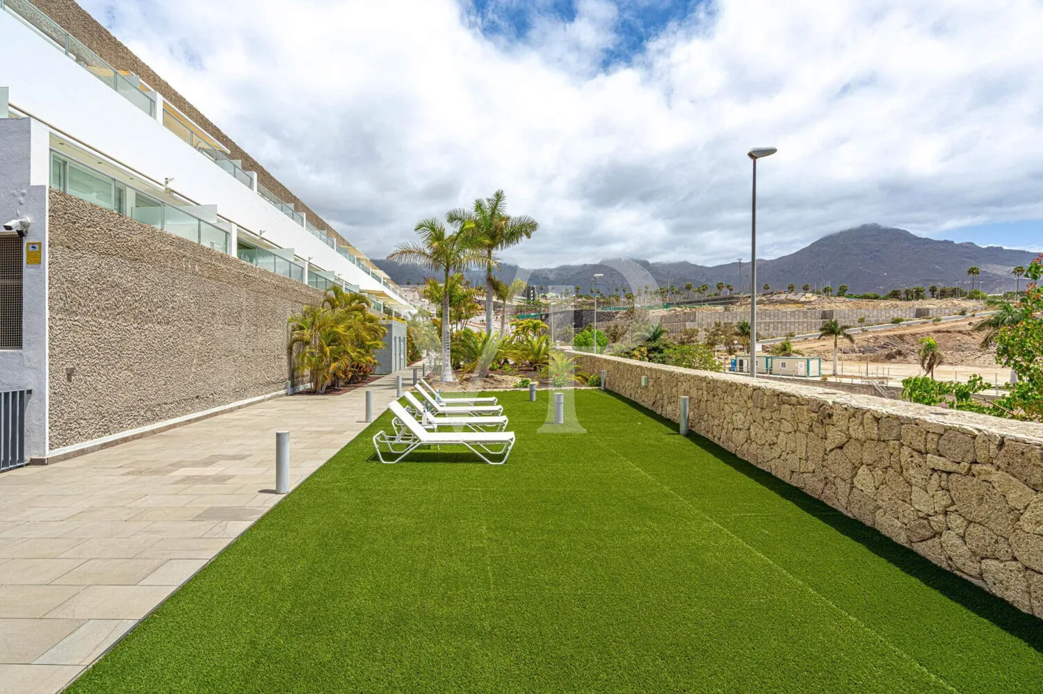 Lenyűgöző apartman saját medencével La Caletában