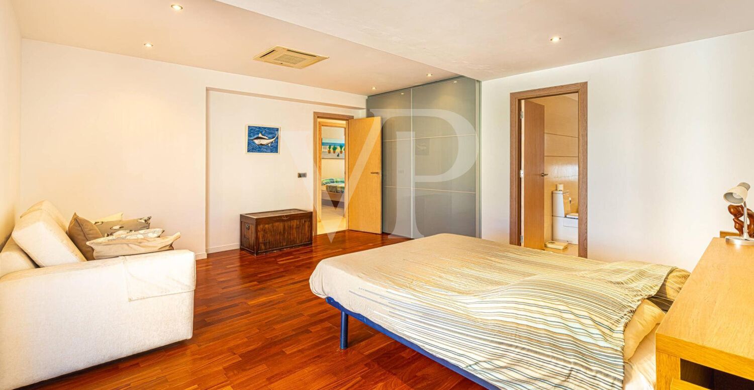 Charming Corner Apartment in Playa Paraíso with a Large Terrace