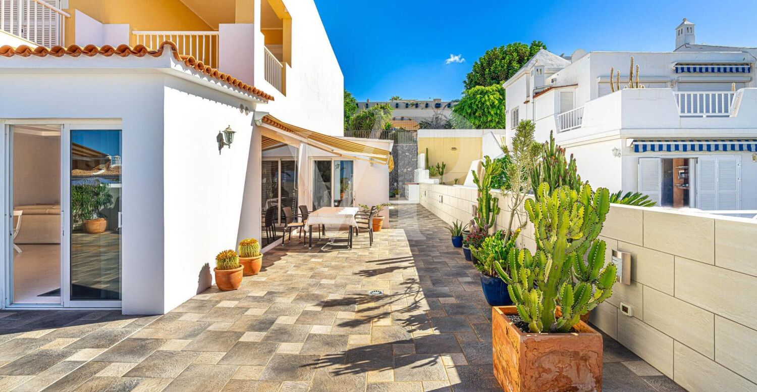 Charming Corner Apartment in Playa Paraíso with a Large Terrace