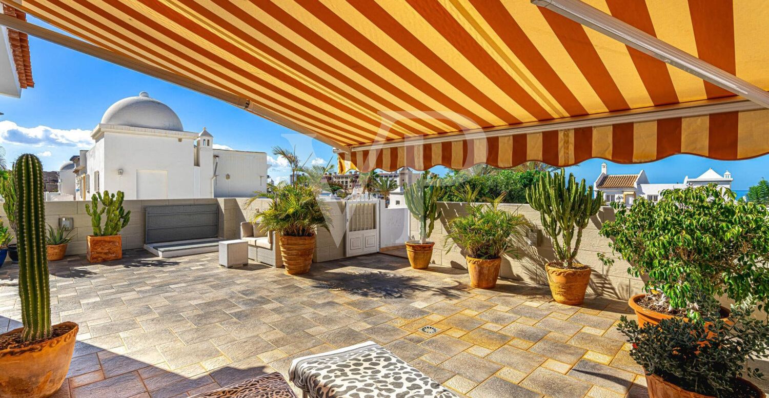 Charming Corner Apartment in Playa Paraíso with a Large Terrace