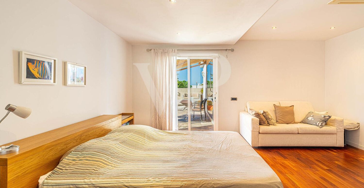 Charming Corner Apartment in Playa Paraíso with a Large Terrace