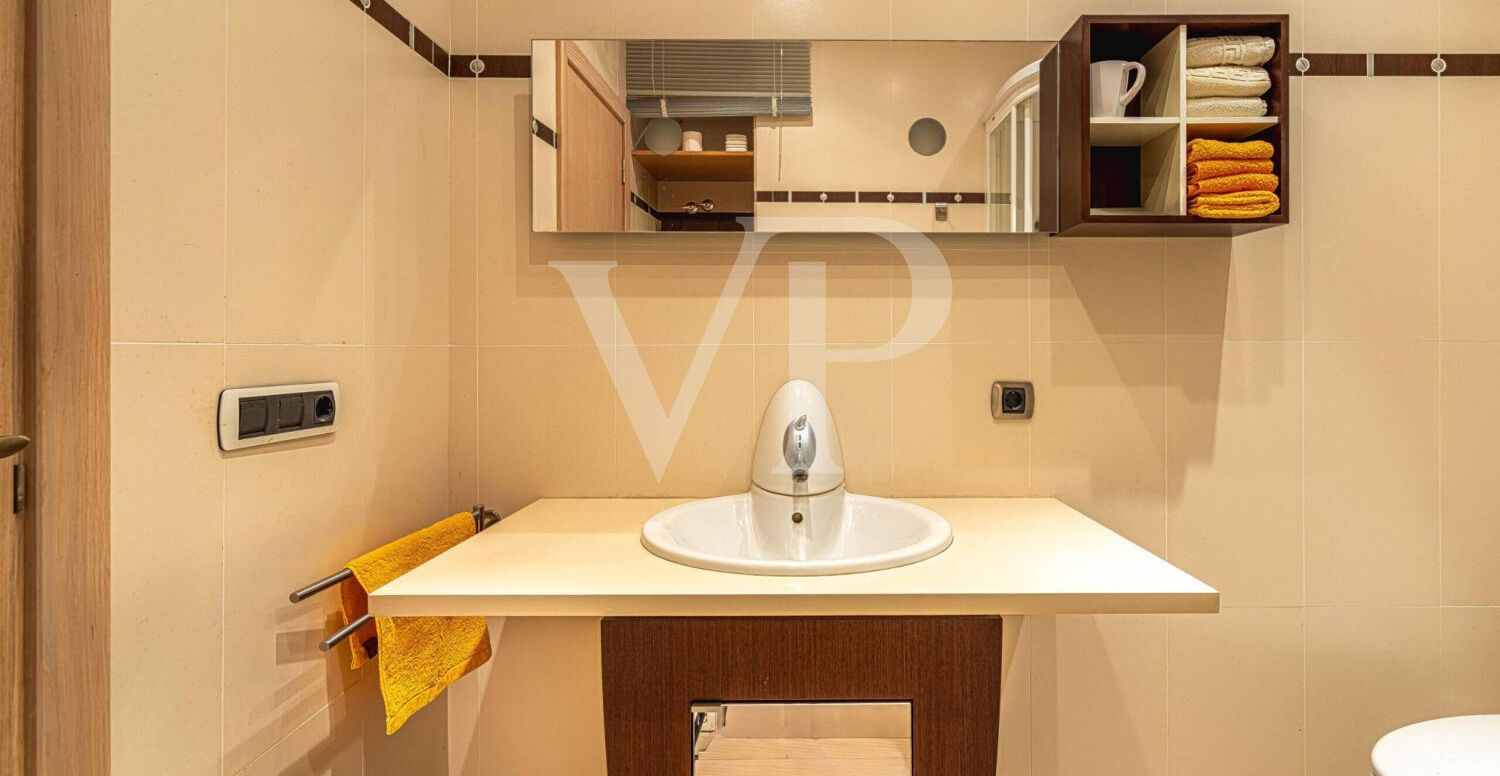 Charming Corner Apartment in Playa Paraíso with a Large Terrace