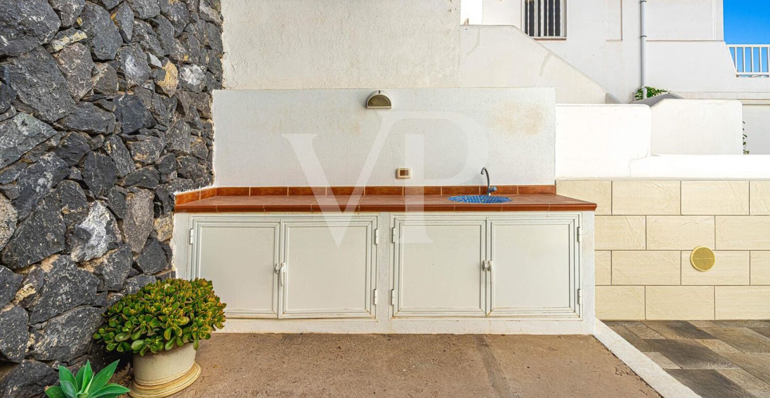 Charming Corner Apartment in Playa Paraíso with a Large Terrace