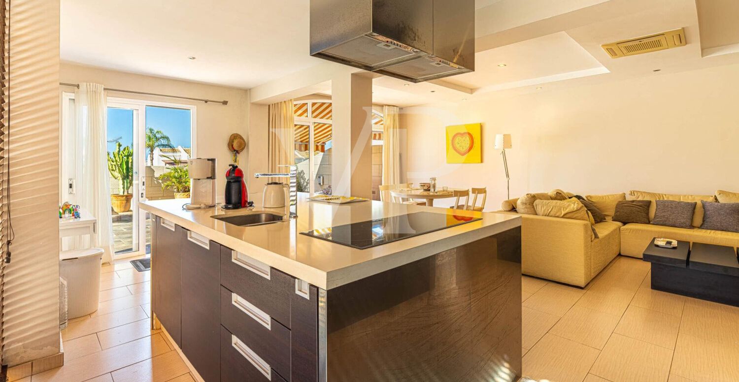 Charming Corner Apartment in Playa Paraíso with a Large Terrace