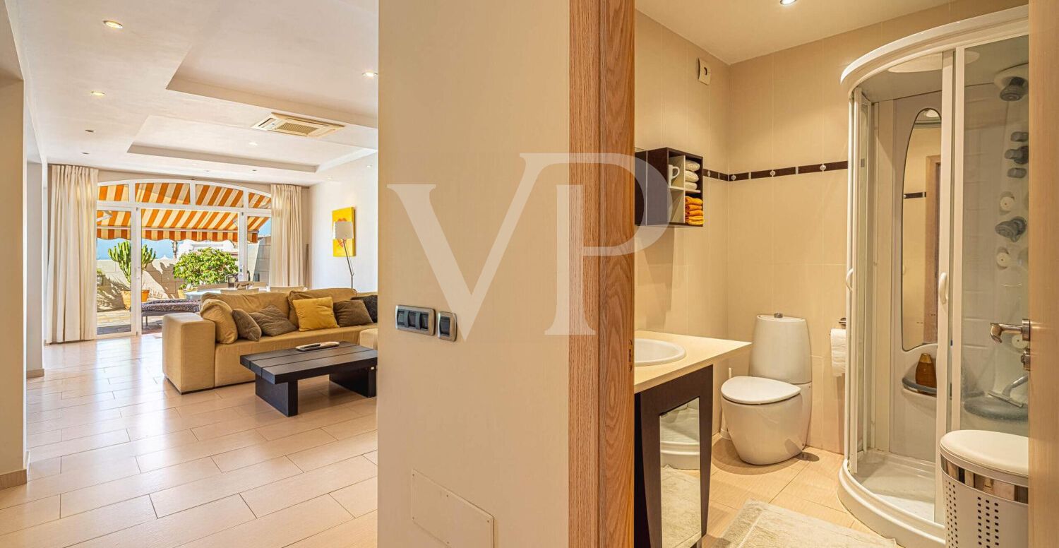 Charming Corner Apartment in Playa Paraíso with a Large Terrace