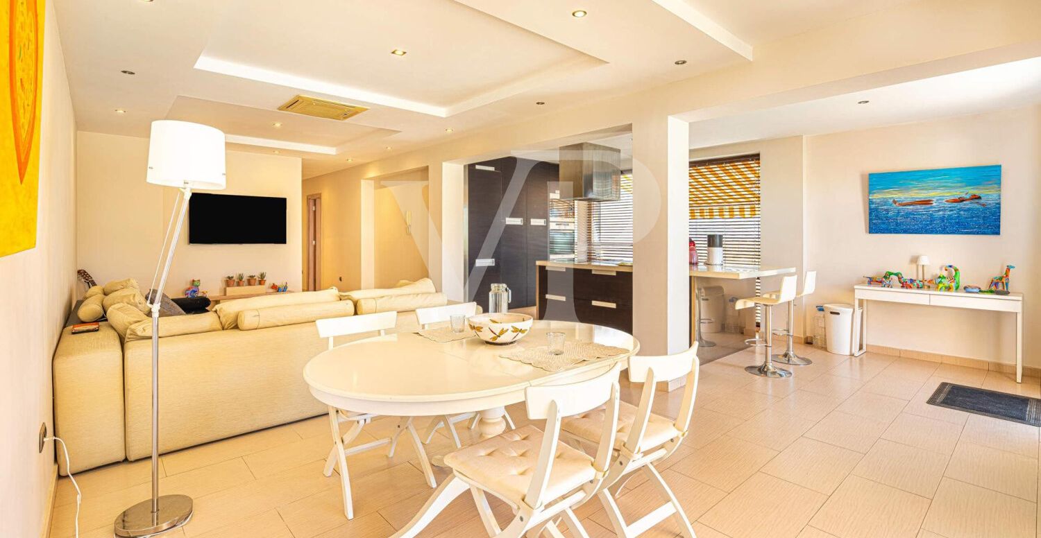 Charming Corner Apartment in Playa Paraíso with a Large Terrace