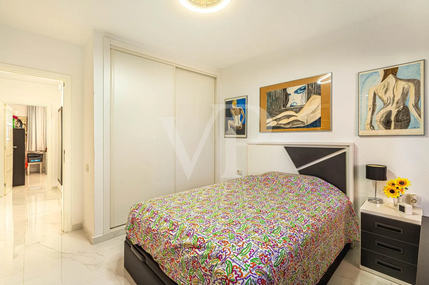 Attraktive zwei Schlafzimmer Wohnung in Strandlage