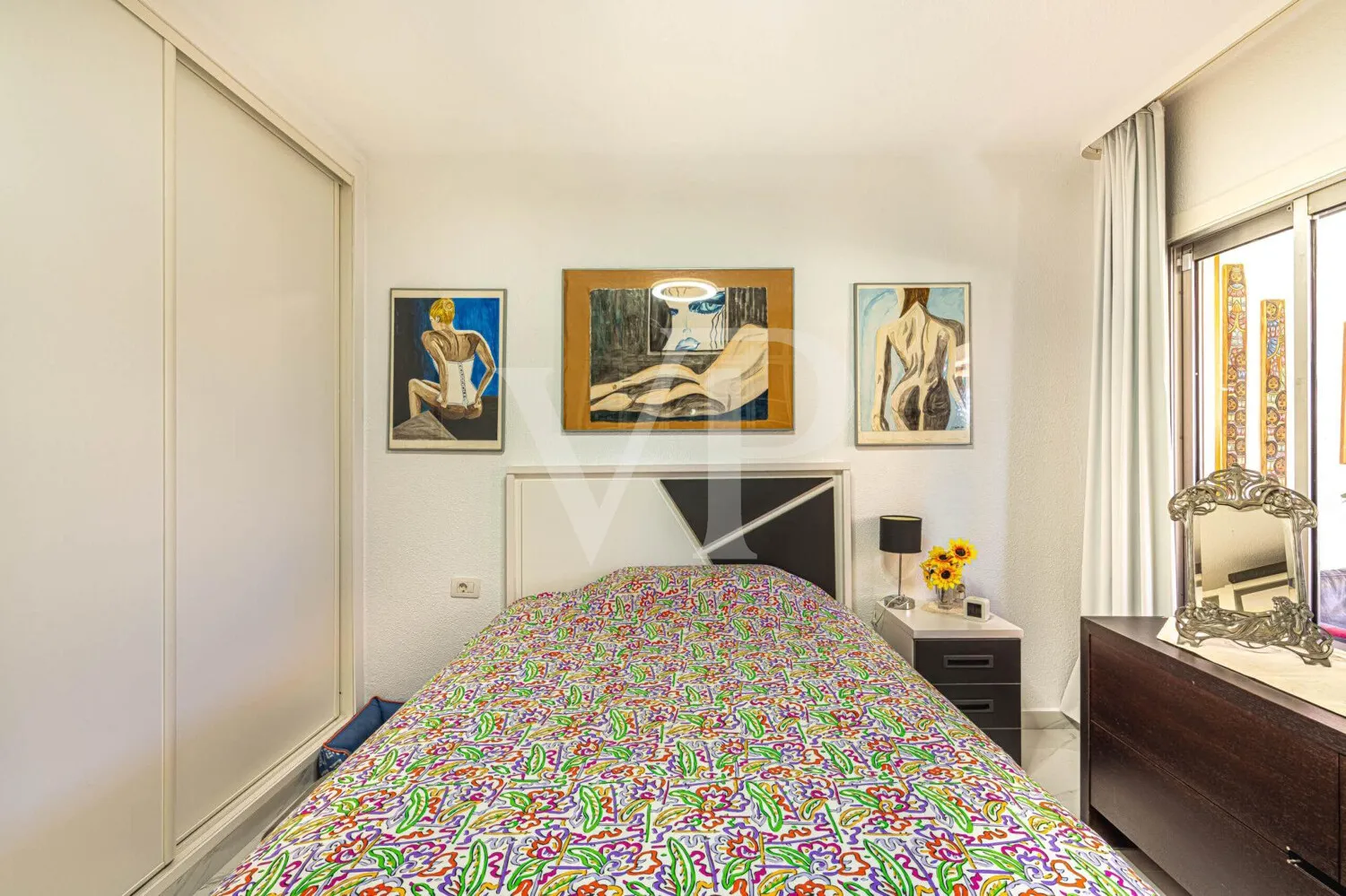 Attraktive zwei Schlafzimmer Wohnung in Strandlage