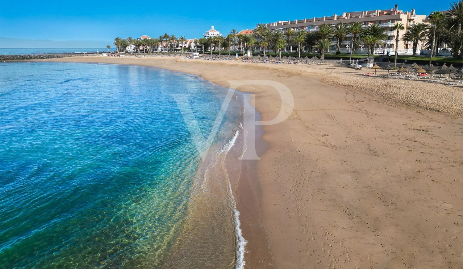 Attraktive zwei Schlafzimmer Wohnung in Strandlage