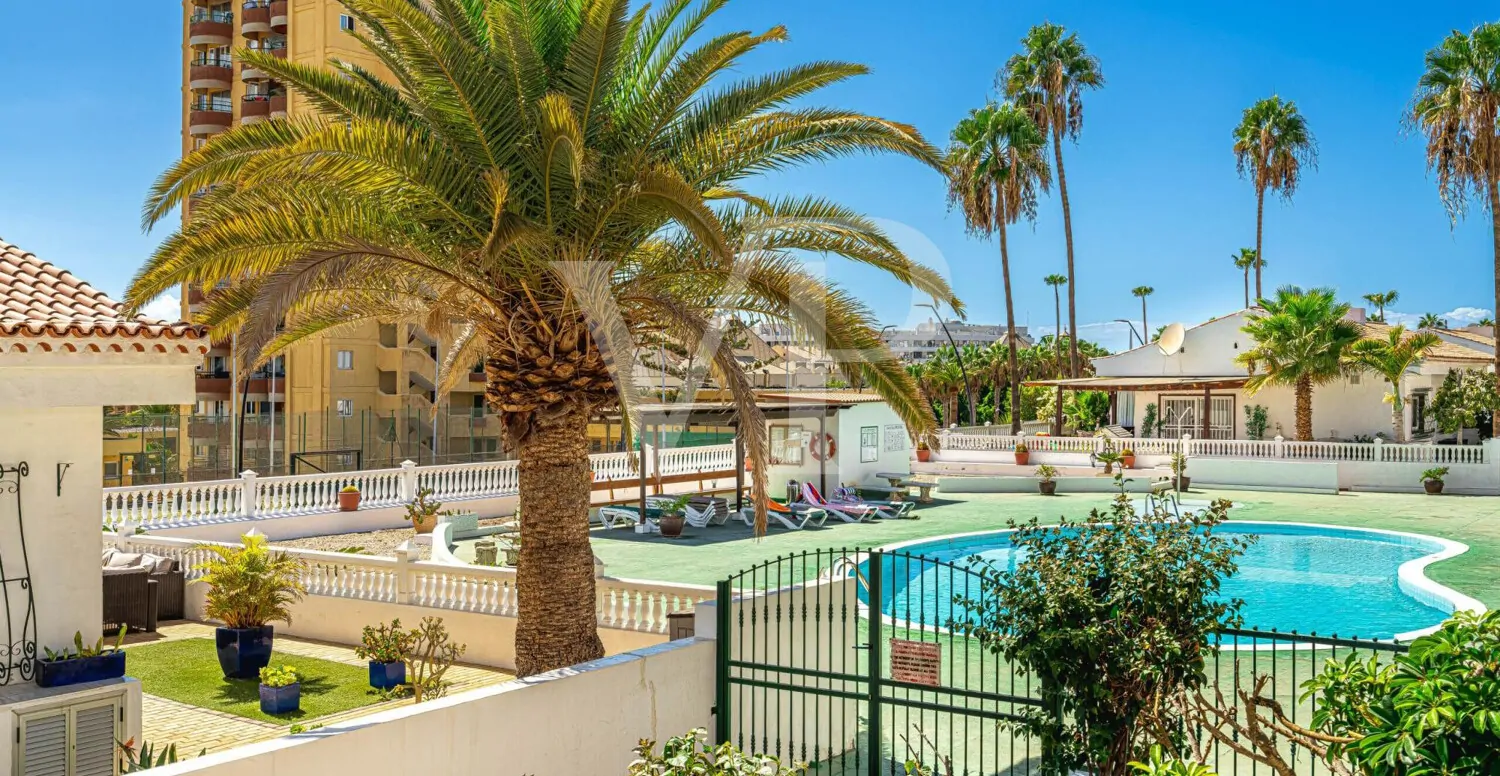 Attraktive zwei Schlafzimmer Wohnung in Strandlage