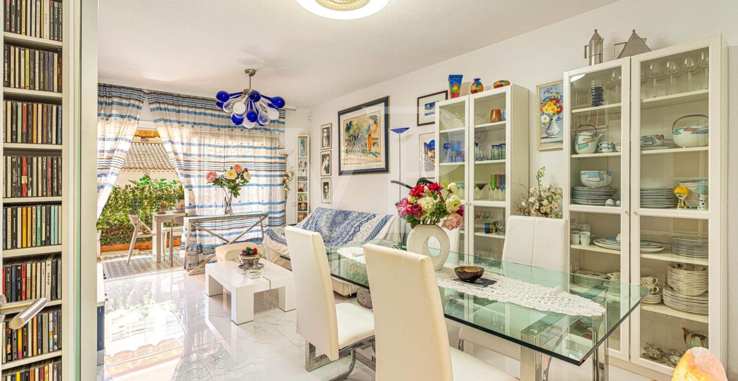 Atractivo apartamento de 2 dormitorios con amplia terraza en ubicación privilegiada
