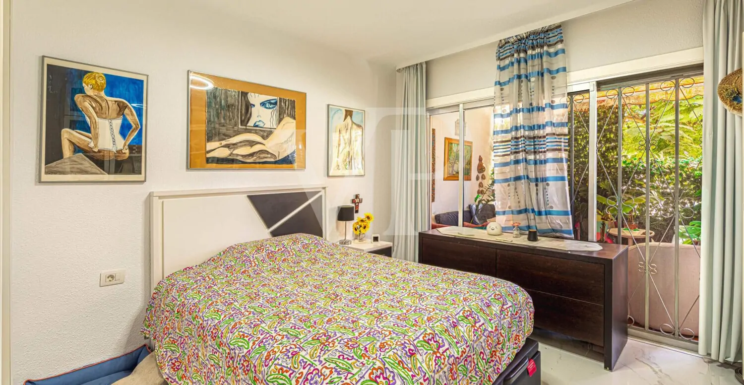 Attraktive zwei Schlafzimmer Wohnung in Strandlage