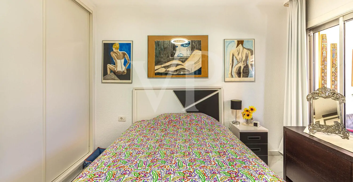 Attraktive zwei Schlafzimmer Wohnung in Strandlage