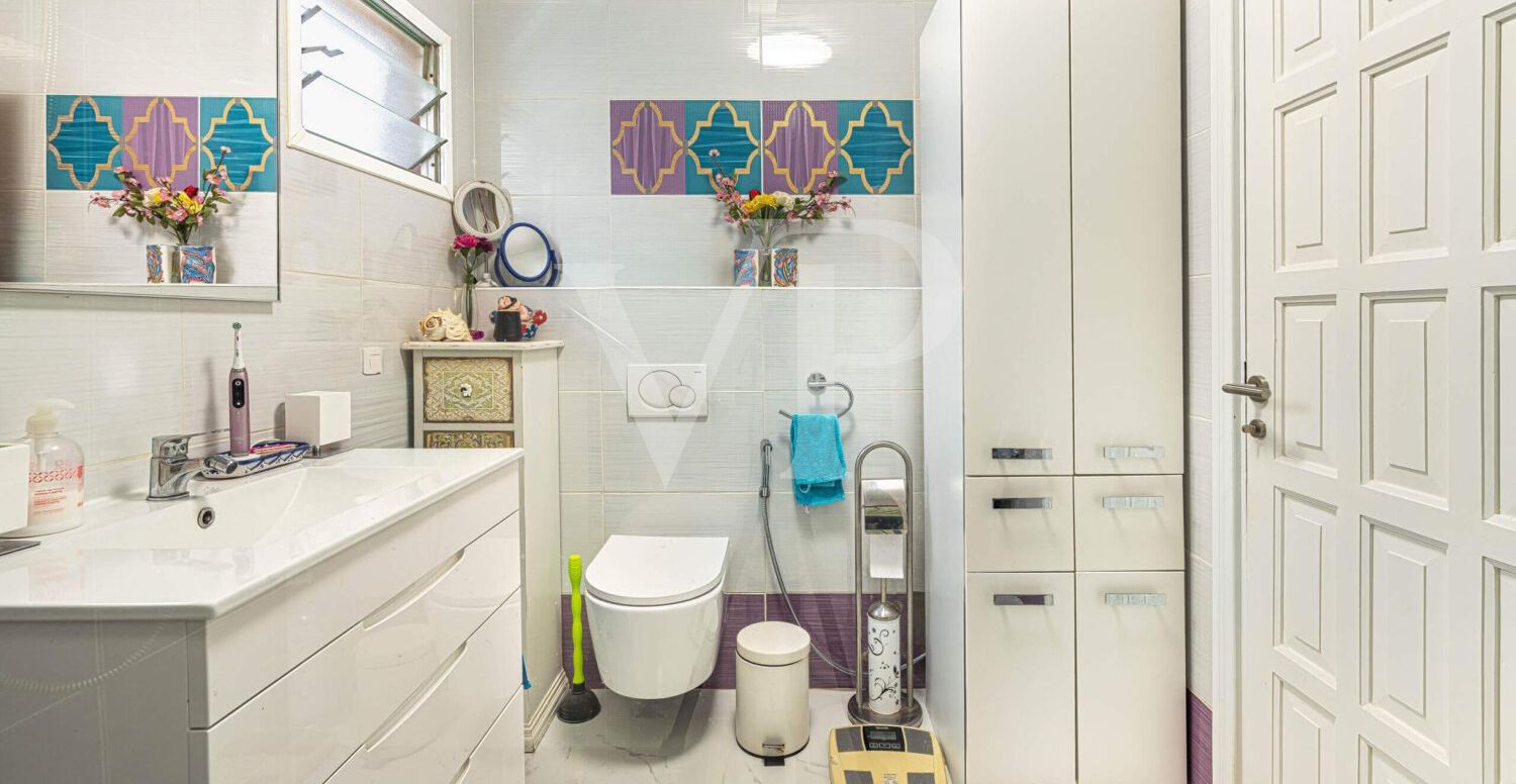 Atractivo apartamento de 2 dormitorios con amplia terraza en ubicación privilegiada