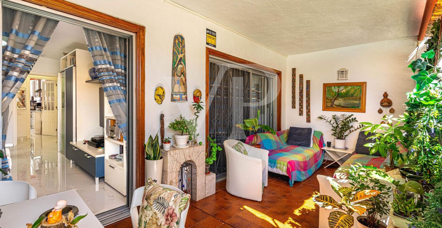Atractivo apartamento de 2 dormitorios con amplia terraza en ubicación privilegiada