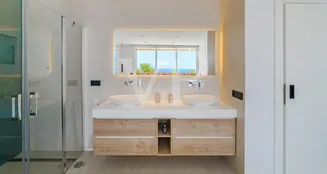 von_poll_real_estate_property_ES253185676_image_20