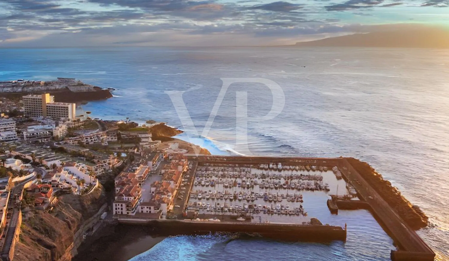 Charmantes Penthouse in Los Gigantes mit Meerblick und privater Terrasse