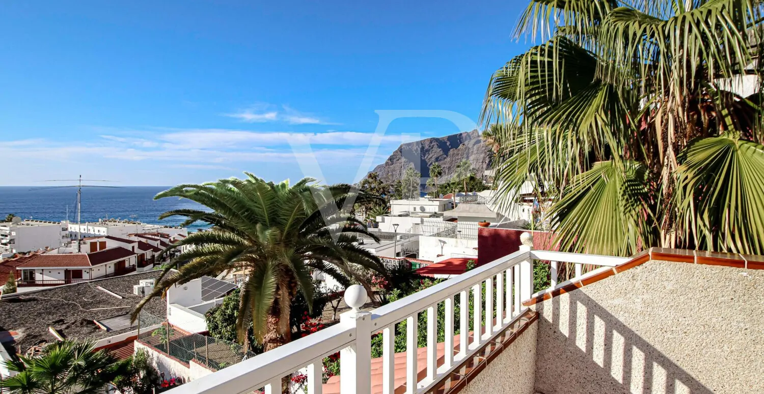 Charmantes Penthouse in Los Gigantes mit Meerblick und privater Terrasse