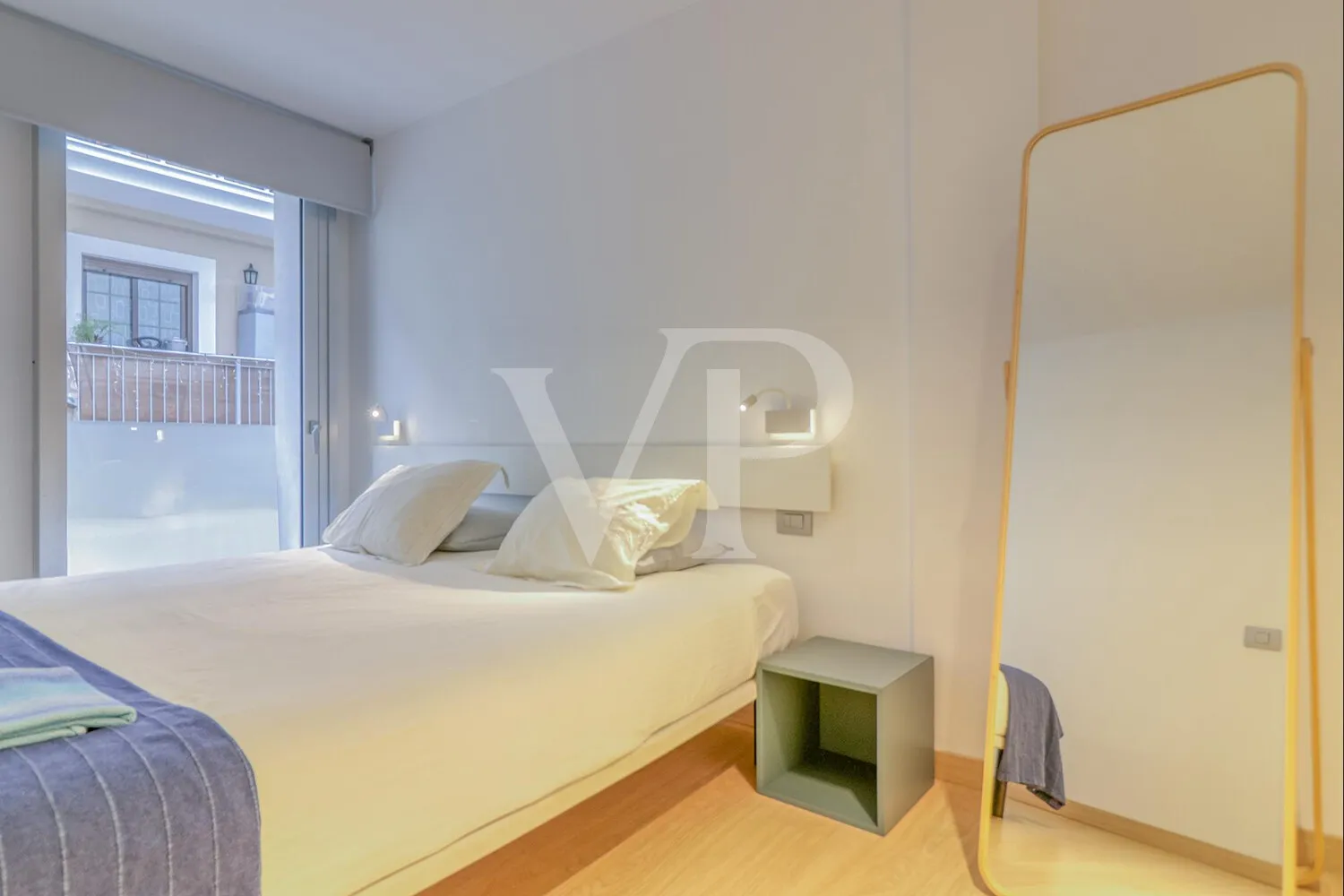 Moderne Erdgeschosswohnung im Herzen von Adeje mit Dachterrassen-Pool