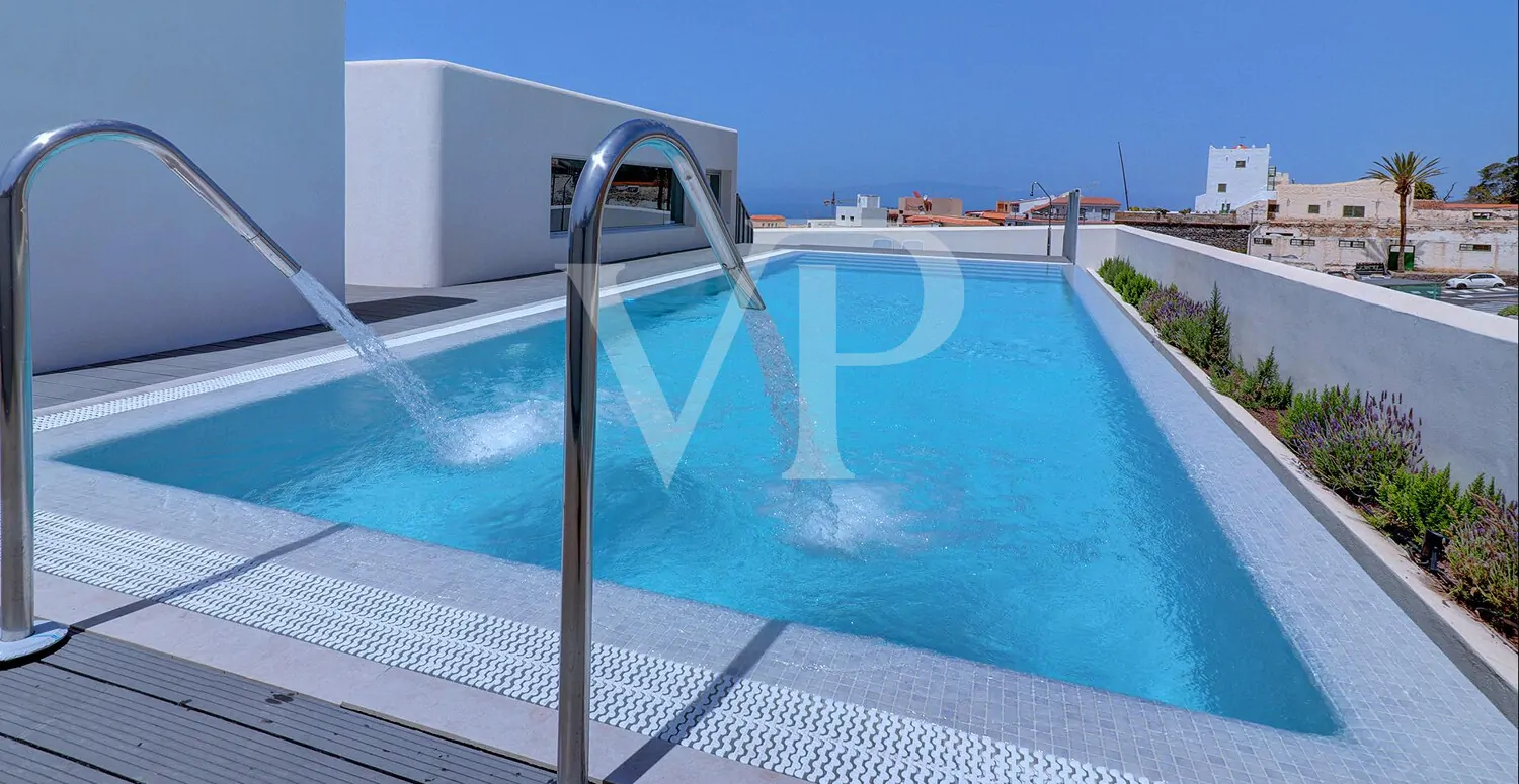 Modern ground-floor apartment in the heart of Adeje with rooftop pool