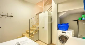 von_poll_real_estate_property_ES253185722_image_153