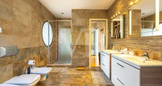 von_poll_real_estate_property_ES253185722_image_146