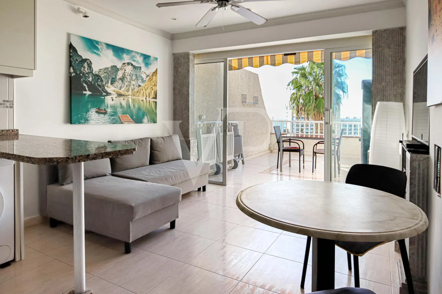 Ático encantador en Los Gigantes con vistas al mar y terraza privada