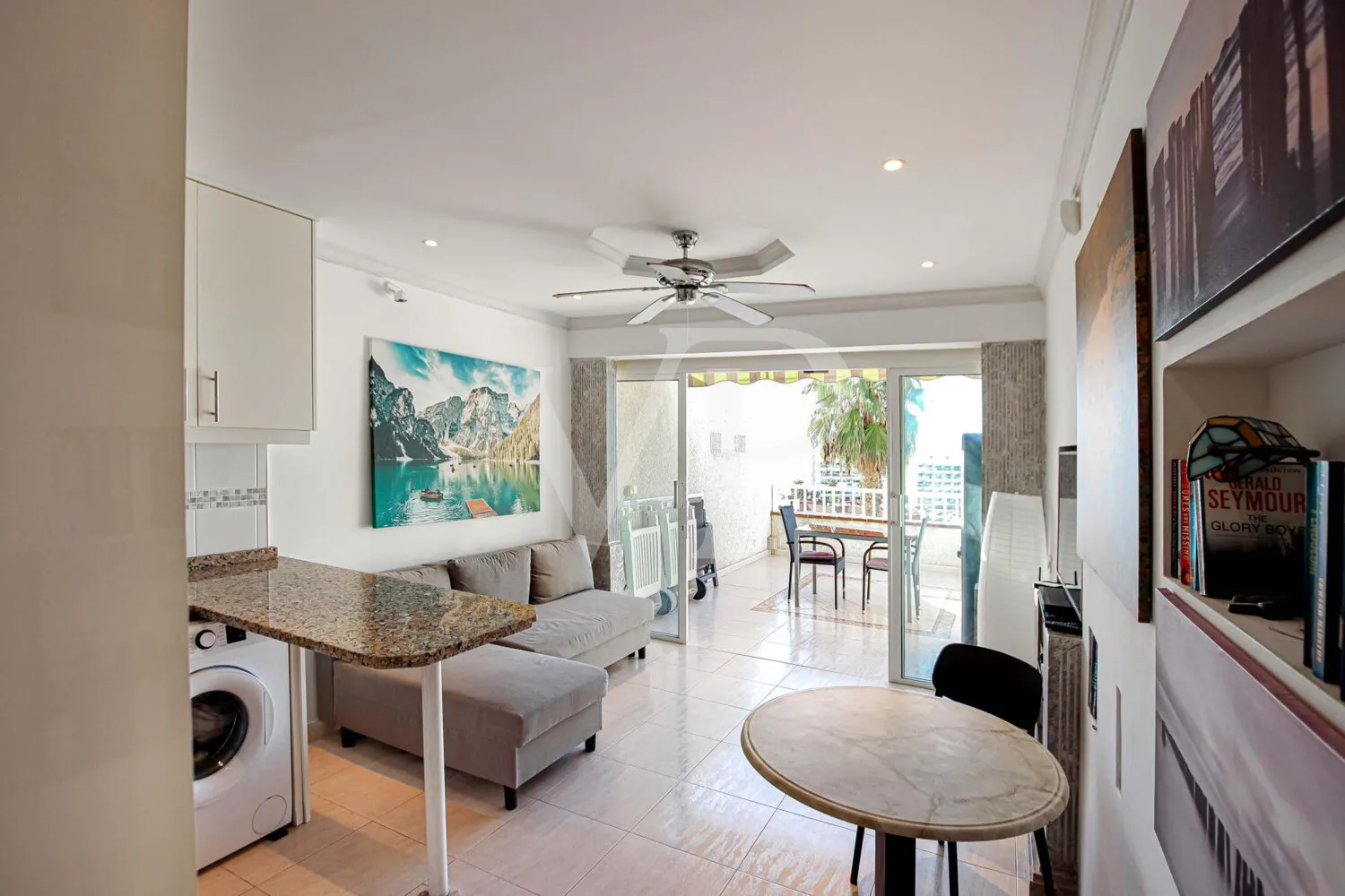 Ático encantador en Los Gigantes con vistas al mar y terraza privada