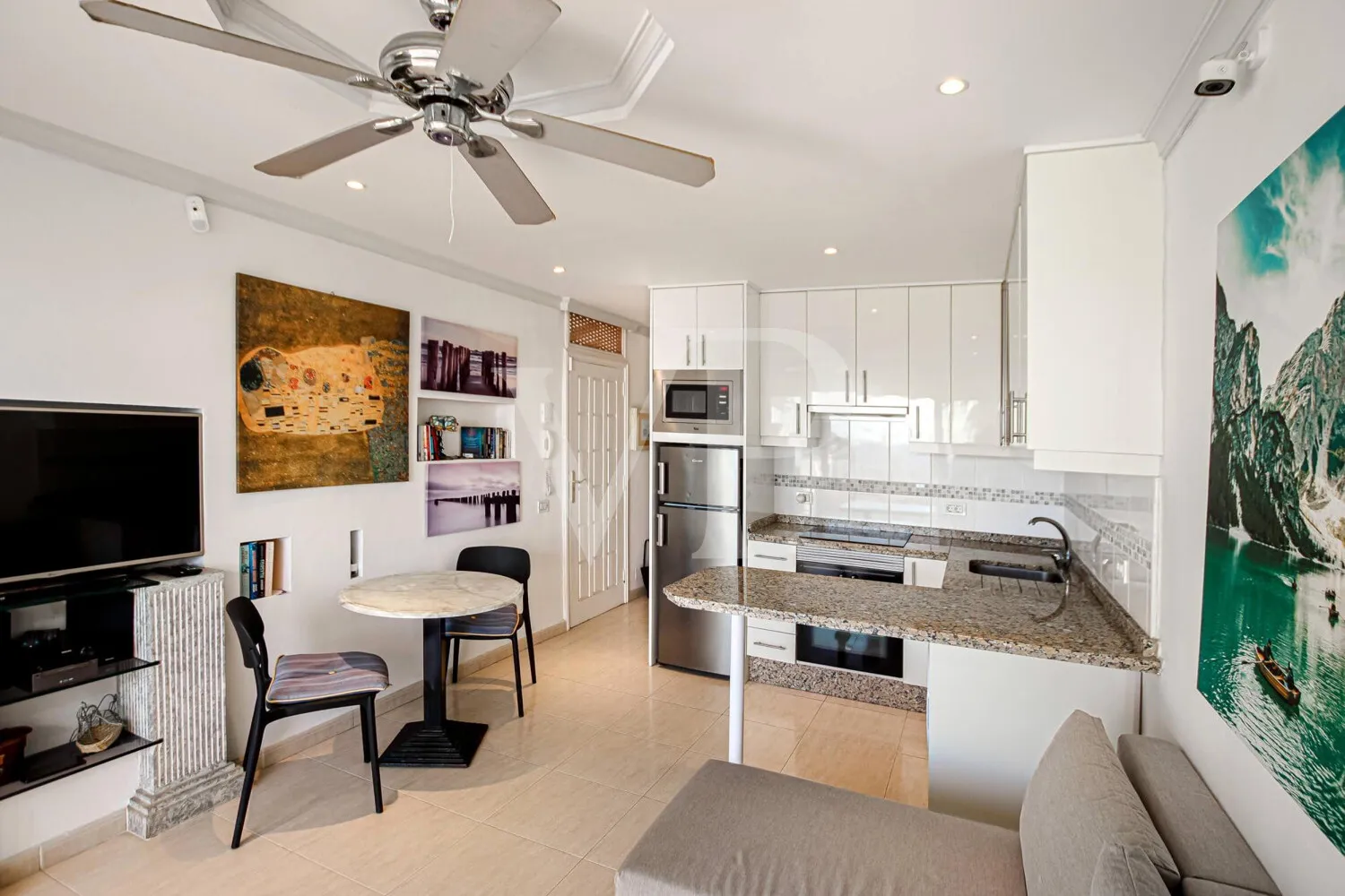 Ático encantador en Los Gigantes con vistas al mar y terraza privada