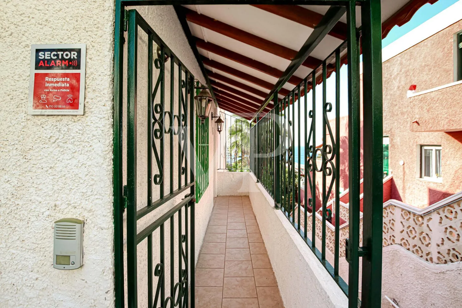 Ático encantador en Los Gigantes con vistas al mar y terraza privada
