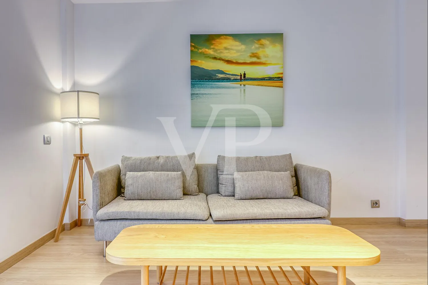 Moderne Erdgeschosswohnung im Herzen von Adeje mit Dachterrassen-Pool
