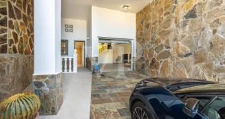 von_poll_real_estate_property_ES263185740_image_56