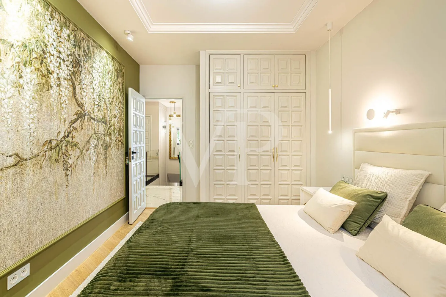 Elegante Villa modernizada en San Eugenio con vistas al mar