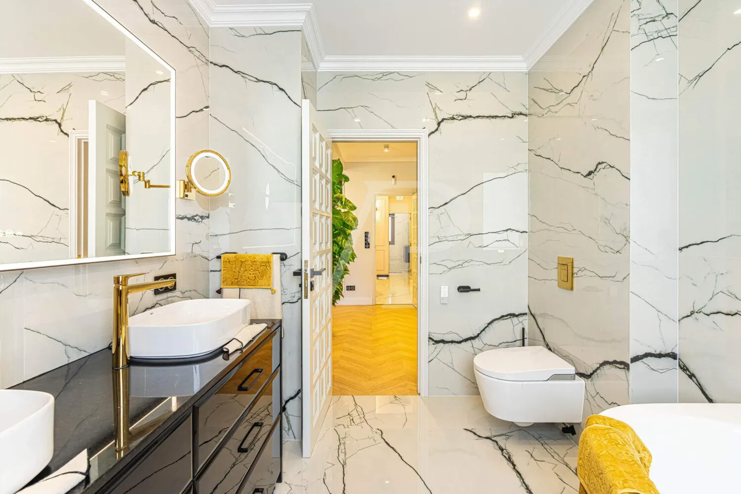 Elegante Villa modernizada en San Eugenio con vistas al mar