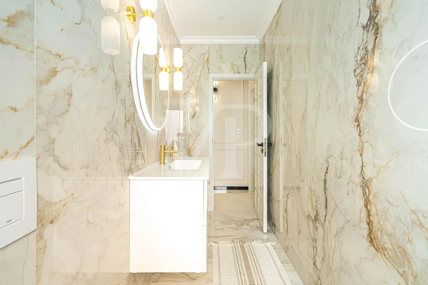 Elegante Villa modernizada en San Eugenio con vistas al mar