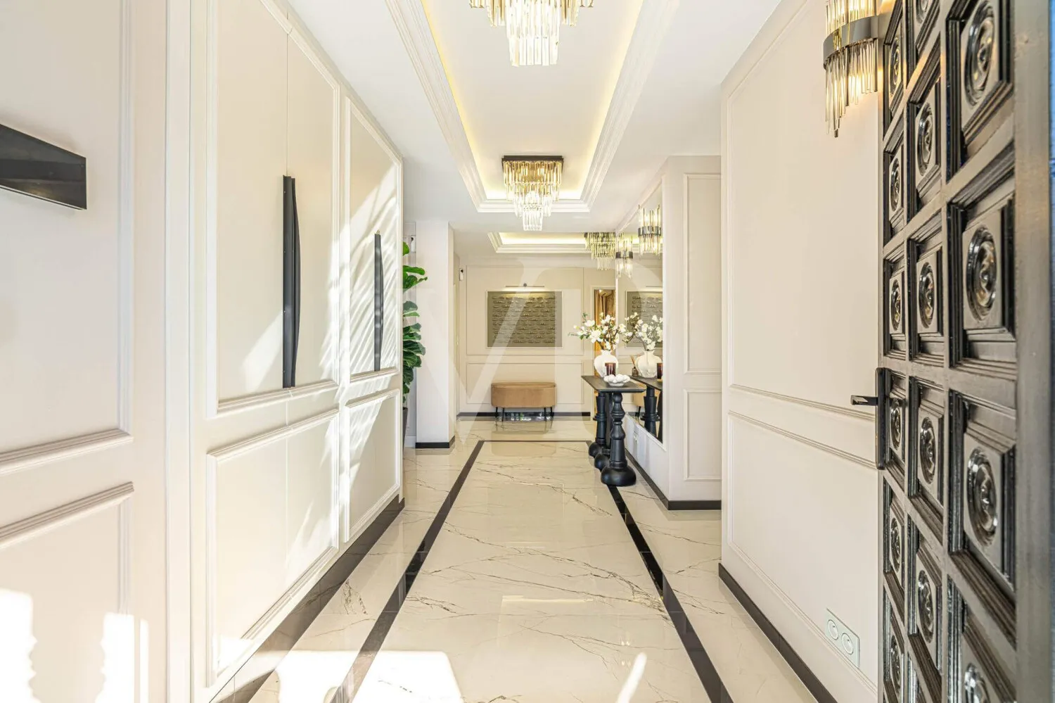 Elegante Villa modernizada en San Eugenio con vistas al mar